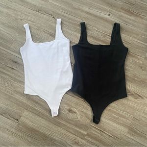 Black and White 2pk A&F Seamless Fabric Squareneck Bodysuits Size M